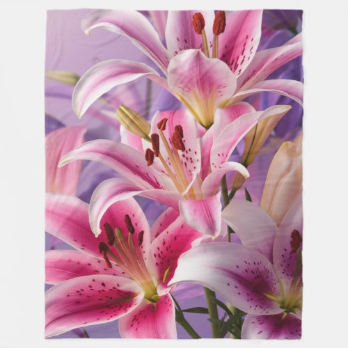 BLOOMING ELEGANCE A CINEMATIC FLORAL SHOWCASE FLEECE BLANKET