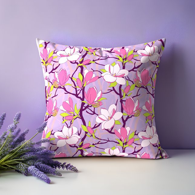 Blooming Magnolia Throw Pillow (Blooming Magnolia Throw Pillow)