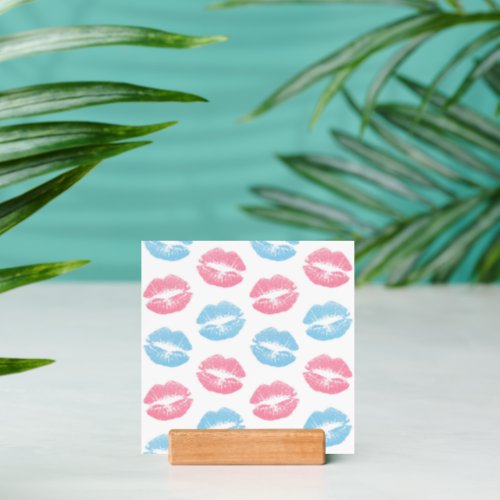 Blue and Pink Lips Pattern Lipstick Kiss Holder