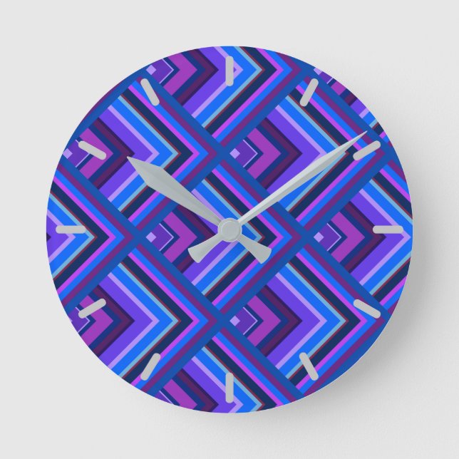 Blue and purple stripes scale pattern round clock (Front)