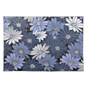 Blue and white daisy pattern cloth placemat