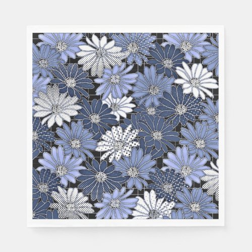 Blue and white daisy pattern napkins