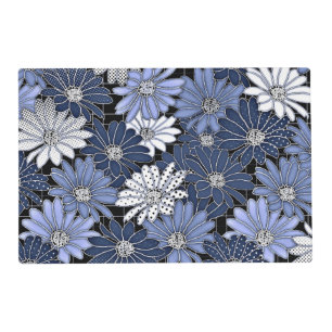 Blue and white daisy pattern placemat