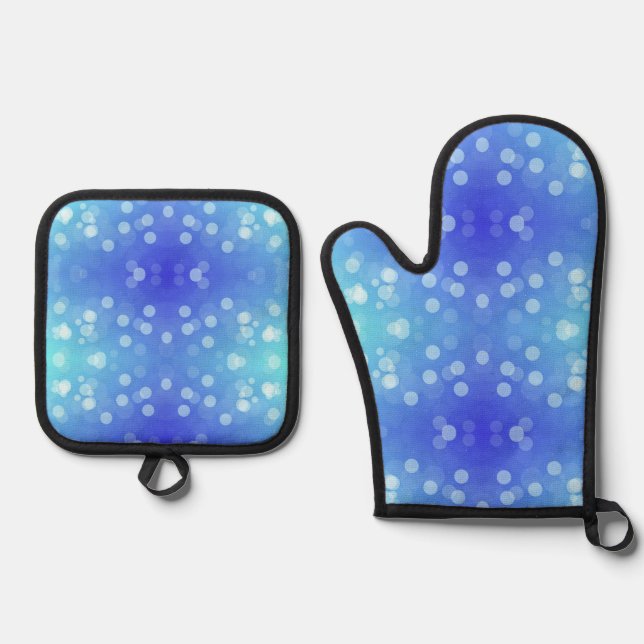 blue and white polka dot pattern on one side oven mitt & pot holder set (Front)