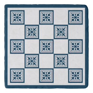 Blue and white tiles trivet