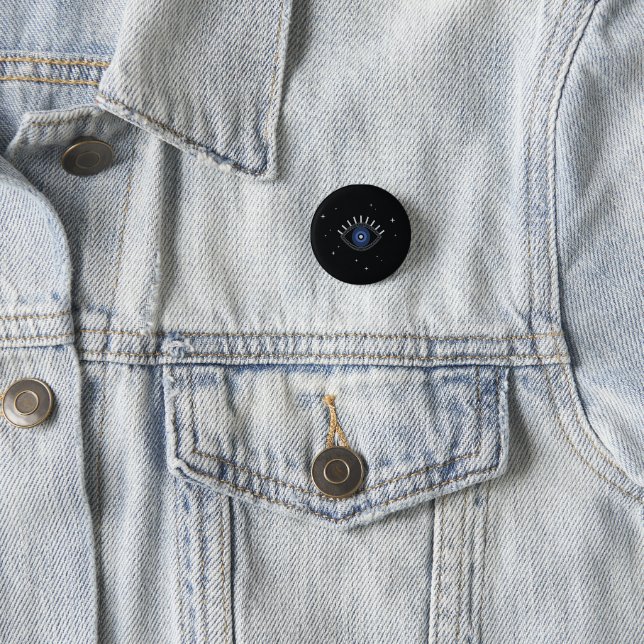 Blue eye protection talisman, evil eye button (In Situ)