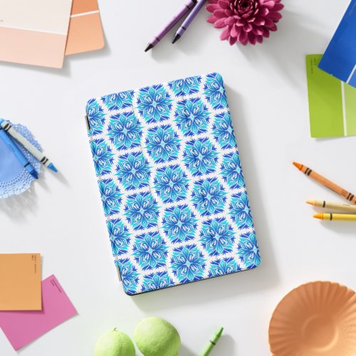 Blue Flowers Pattern Of Flowers Floral Pattern iPad Pro Cover