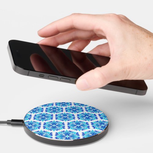 Blue Flowers Pattern Of Flowers Floral Pattern Wireless Charger