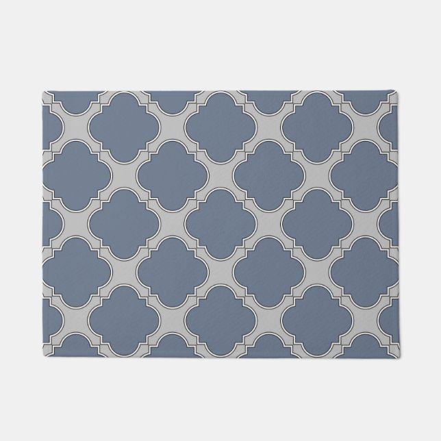 Blue-gray quatrefoil doormat (Front)