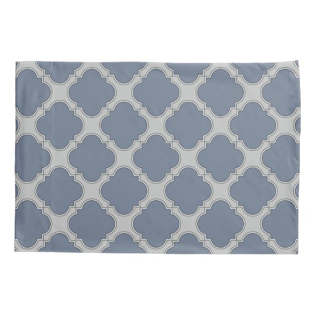Blue-gray quatrefoil pillowcase (Back)