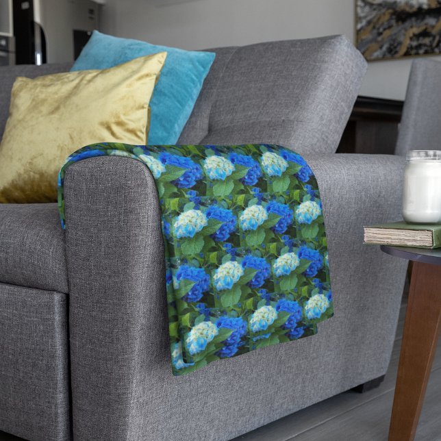 Blue Hydrangea Blooms Floral Pattern Fleece Blanket (In Situ Folded)