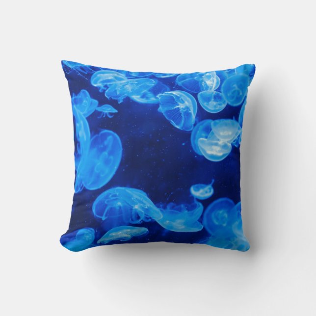 Blue jellyfish throw pillow (Front)