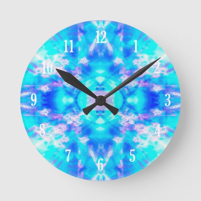 Blue kaleidoscope pattern round clock (Front)