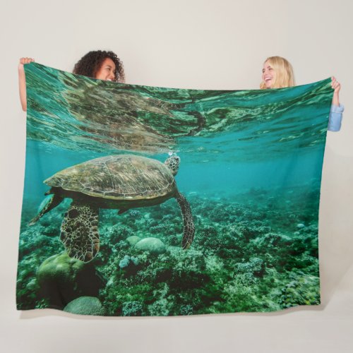 Blue ocean sea turtle fleece blanket