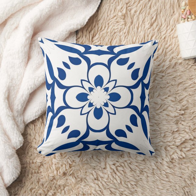Blue pattern on white background throw pillow (Blanket)