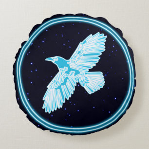 Blue Raven On Stars Round Pillow
