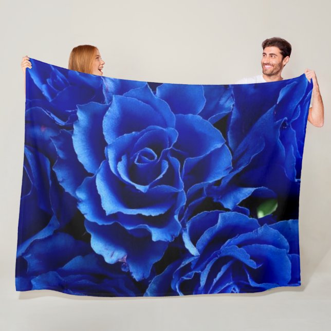 BLUE ROSE FLEECE BLANKET (In Situ)