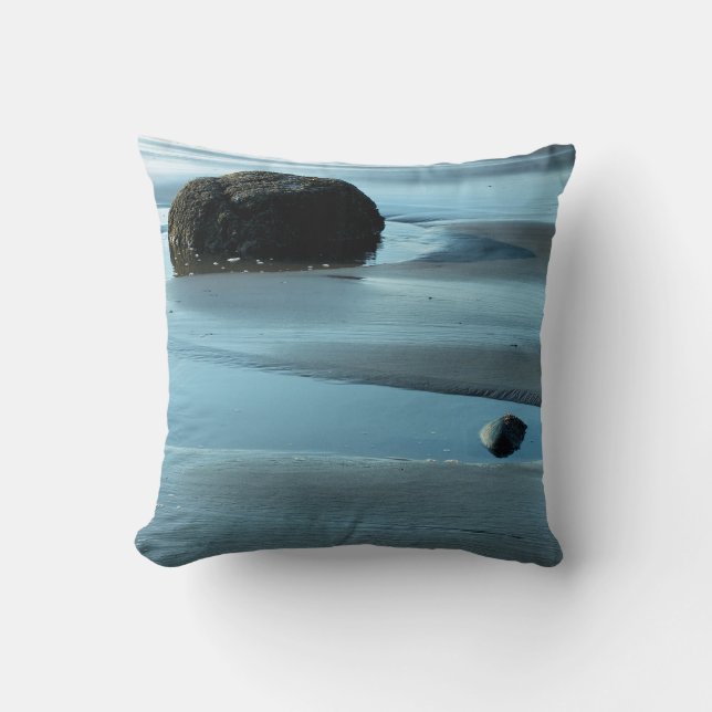 BLUE WATER THROW PILLOW (Front)