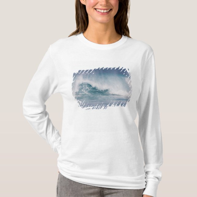 Blue wave crashing, Maui, Hawaii, USA 3 T-Shirt (Front)
