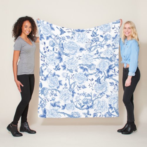 Blue White Chinoiserie Floral Garden Pattern Fleece Blanket
