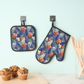 Bluebonnets and Red Roses Pattern Oven Mitt & Pot Holder Set