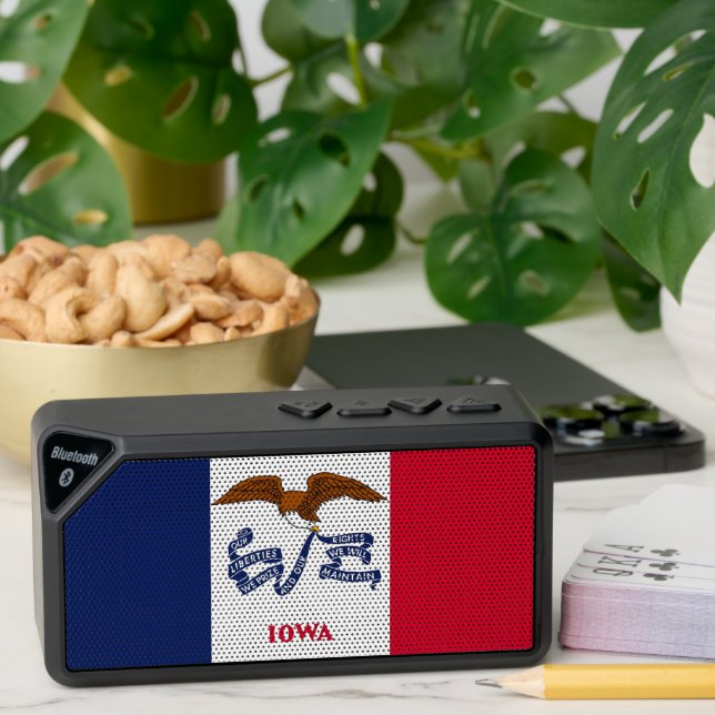 Bluetooth speakers with flag of Iowa, USA (Insitu(Table))