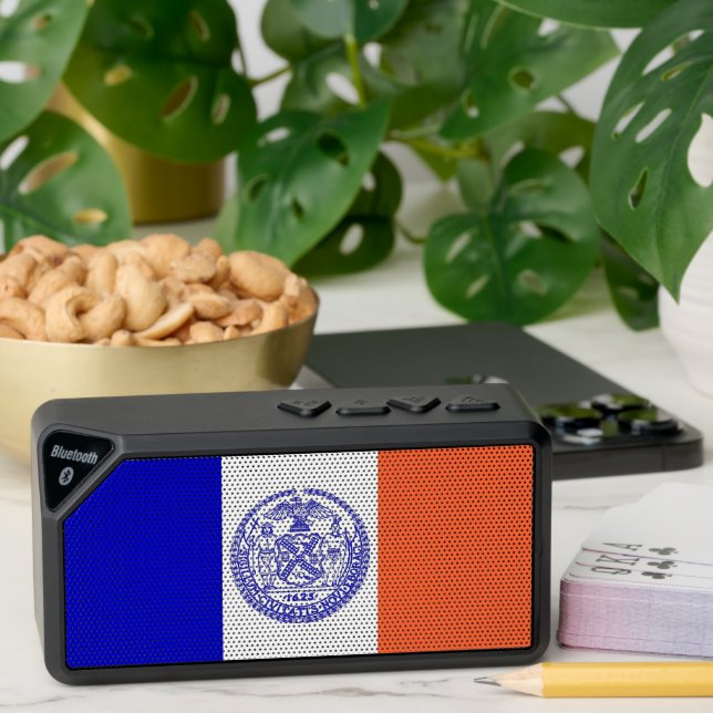 Bluetooth speakers with flag of New York, USA (Insitu(Table))
