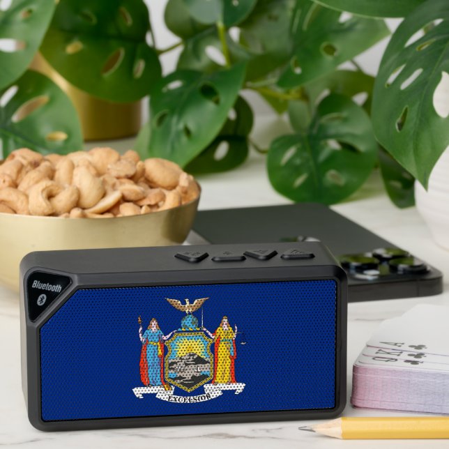 Bluetooth speakers with flag of New York, USA (Insitu(Table))