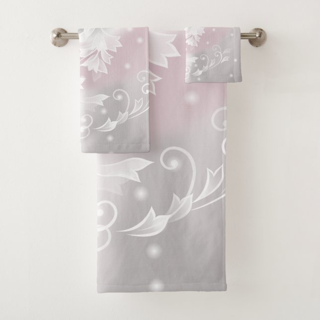 Blush Gray White Floral Fantasy Bath Towel Set (Insitu)