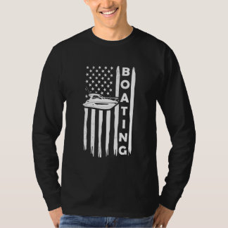 Boating vintage USA american flag distress style a T-Shirt