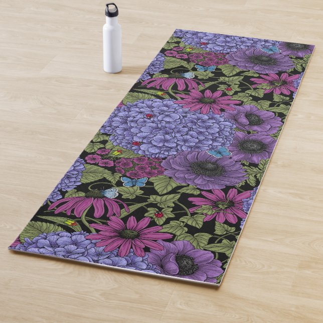 Bold garden florals yoga mat (In Situ)