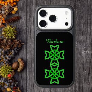 Bold Irish Celtic Double Knotted Green Design iPhone 17 Pro Case