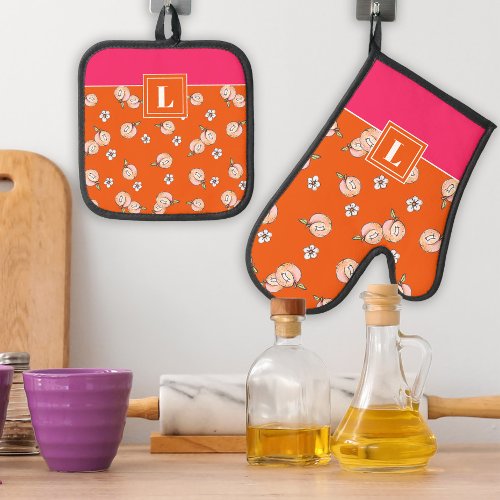 Bold Peach Pattern Hand Drawn Fun Modern Kitschy  Oven Mitt  Pot Holder Set