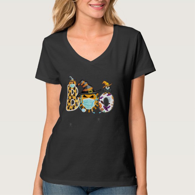 Boo Wearing A Mask Funny Health Worker Nurse Hallo T-Shirt (Front)
