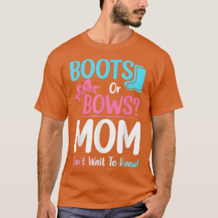 Boots or Bows Mom Gender Reveal Pregnancy Announce T-Shirt