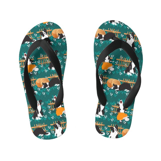 Border Collie playing with sheep Kid's Flip Flops (Footbed)