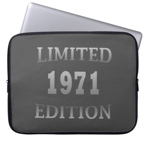 Born in 1971 53rd birthday laptop sleeve