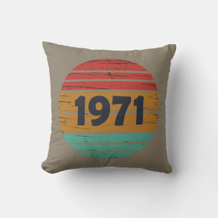 Born in 1971 vintage birthday gift throw pillow