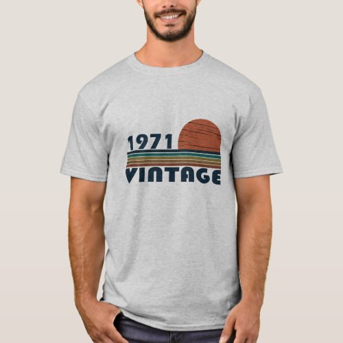 Born in 1971 vintage birthday gifts T_Shirt