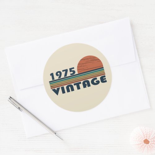 Born in 1975 vintage birthday classic round sticker