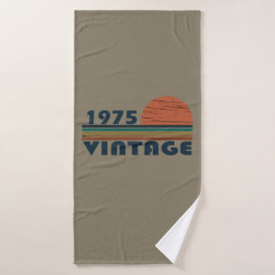 Born in 1975 vintage birthday gift bath towel
