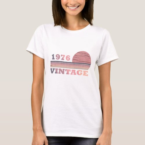 born in 1976 vintage birthday gift T_Shirt