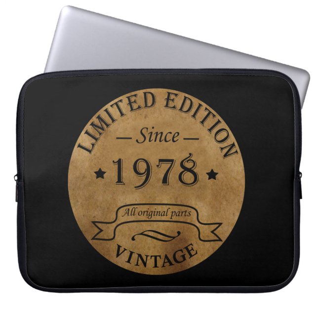 Born in 1978 vintage birthday laptop sleeve (Front)