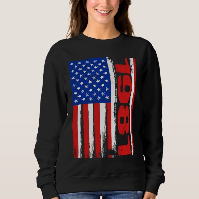 Born in 1981 US Flag Patriotic Veterans Day 4th Of Sweatshirt (Front)