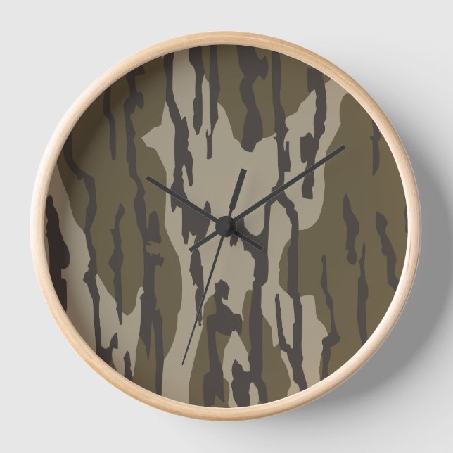 Bottomland Camo Case For Men Women Clock (Front)