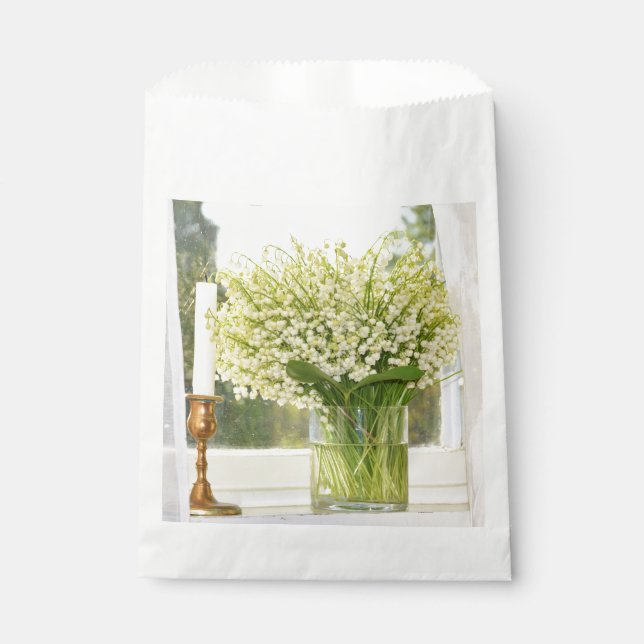 Bouquet of spring flowers lilies of the valley favor bag (Front)