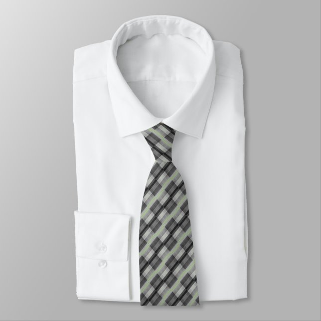 Boxed Neck Tie (Tied)