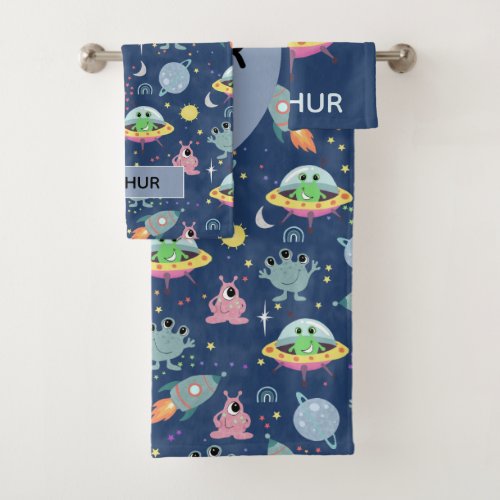 Boys Cute and Modern Space Alien Pattern Name Kids Bath Towel Set