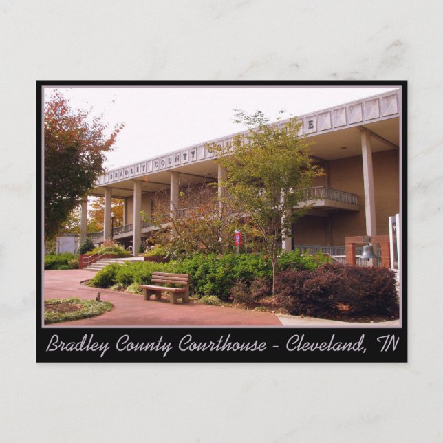 Bradley County Courthouse - Cleveland, TN Postcard (Front)