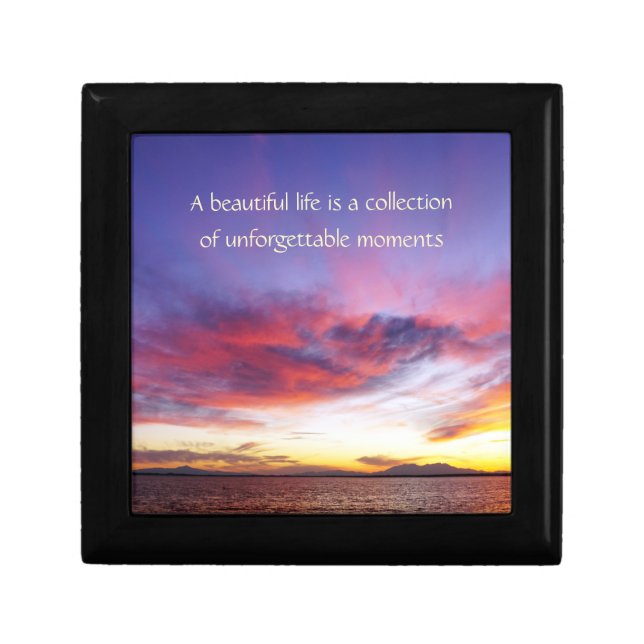 Breathtaking sunset over the sea  gift box (Front)